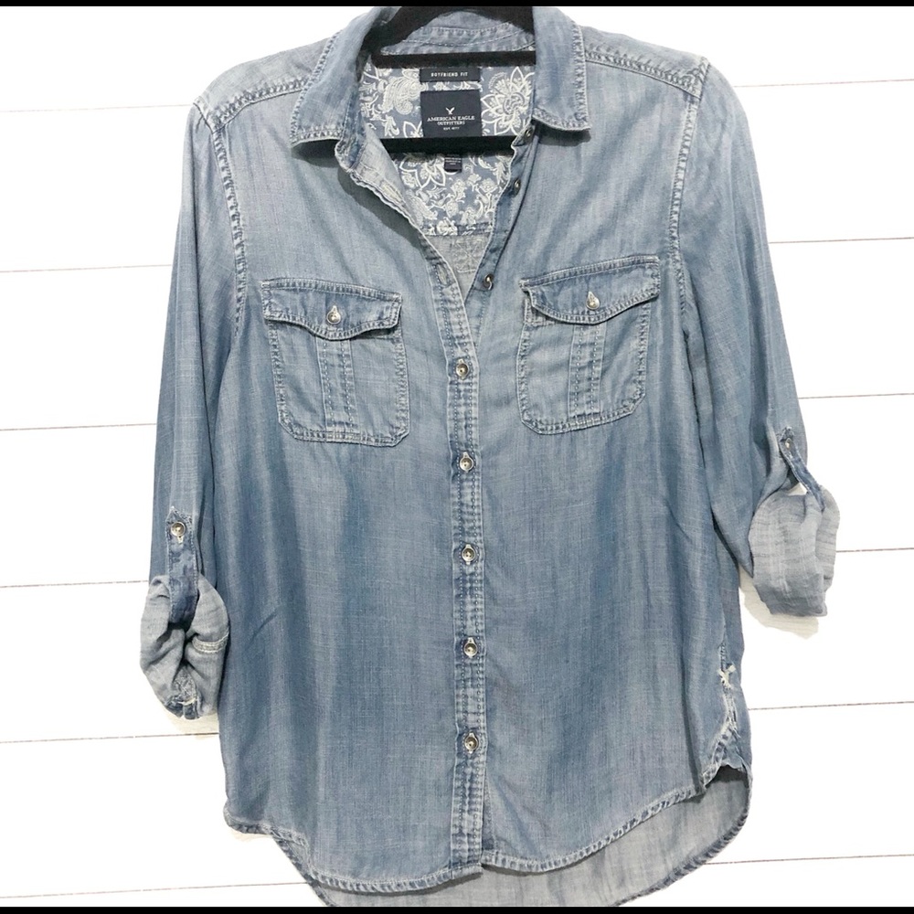 American Eagle Denim buttoned-down Medium